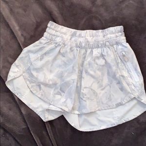 🍋 Lululemon shorts